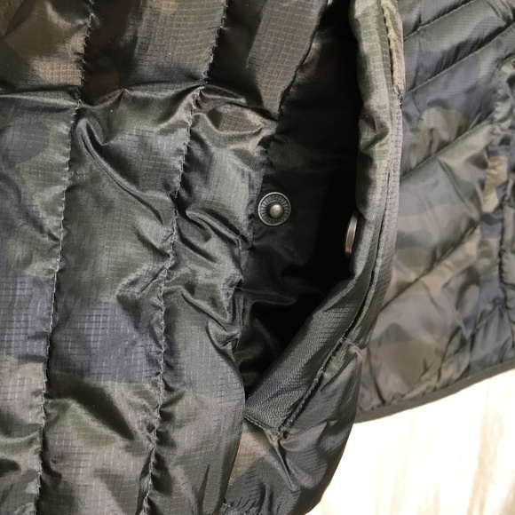 XS Womens Abercrombie and Fitch Puffer Camo Jacket - Picture 6 of 8